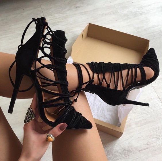 Suede stiletto cross tied shoe