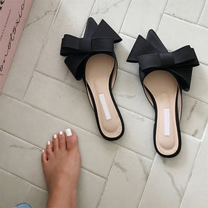 Flat pointed bow tie mule